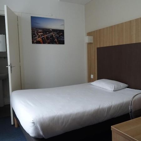 Hotel Saint-Patrick Coeur De Nantes Bagian luar foto