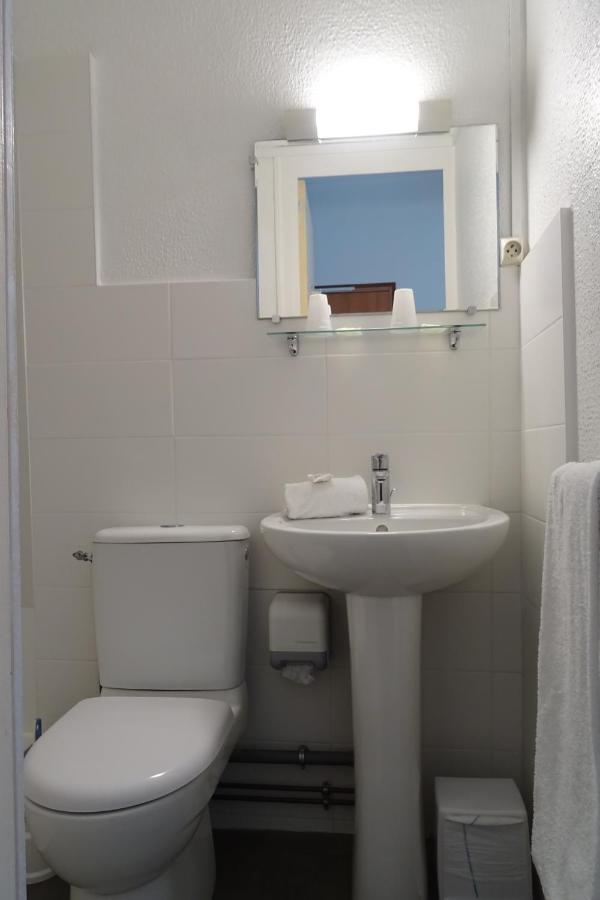 Hotel Saint-Patrick Coeur De Nantes Bagian luar foto