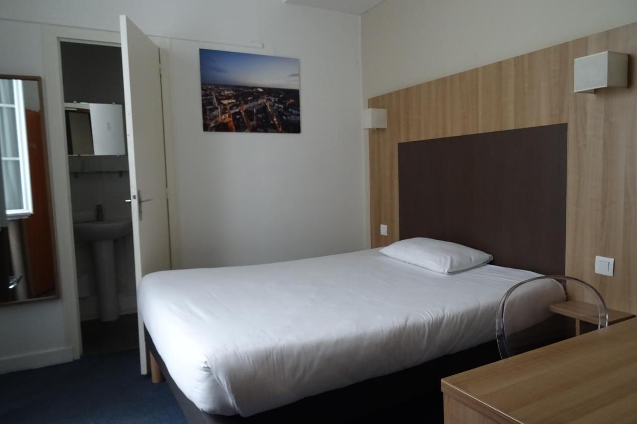 Hotel Saint-Patrick Coeur De Nantes Bagian luar foto