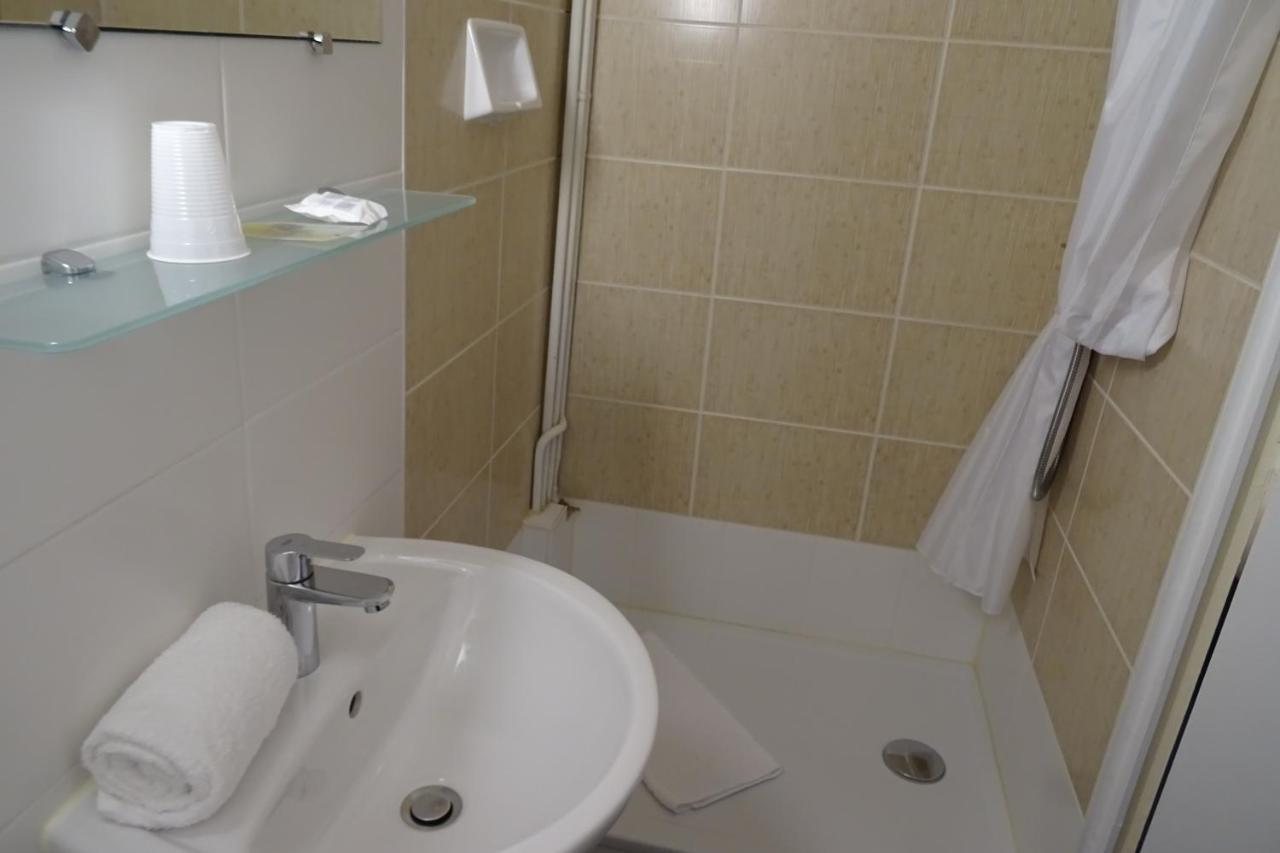 Hotel Saint-Patrick Coeur De Nantes Bagian luar foto