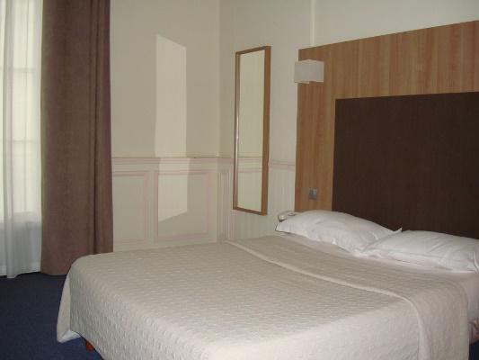 Hotel Saint-Patrick Coeur De Nantes Bagian luar foto