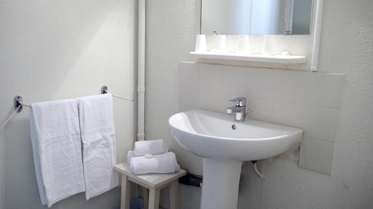 Hotel Saint-Patrick Coeur De Nantes Bagian luar foto
